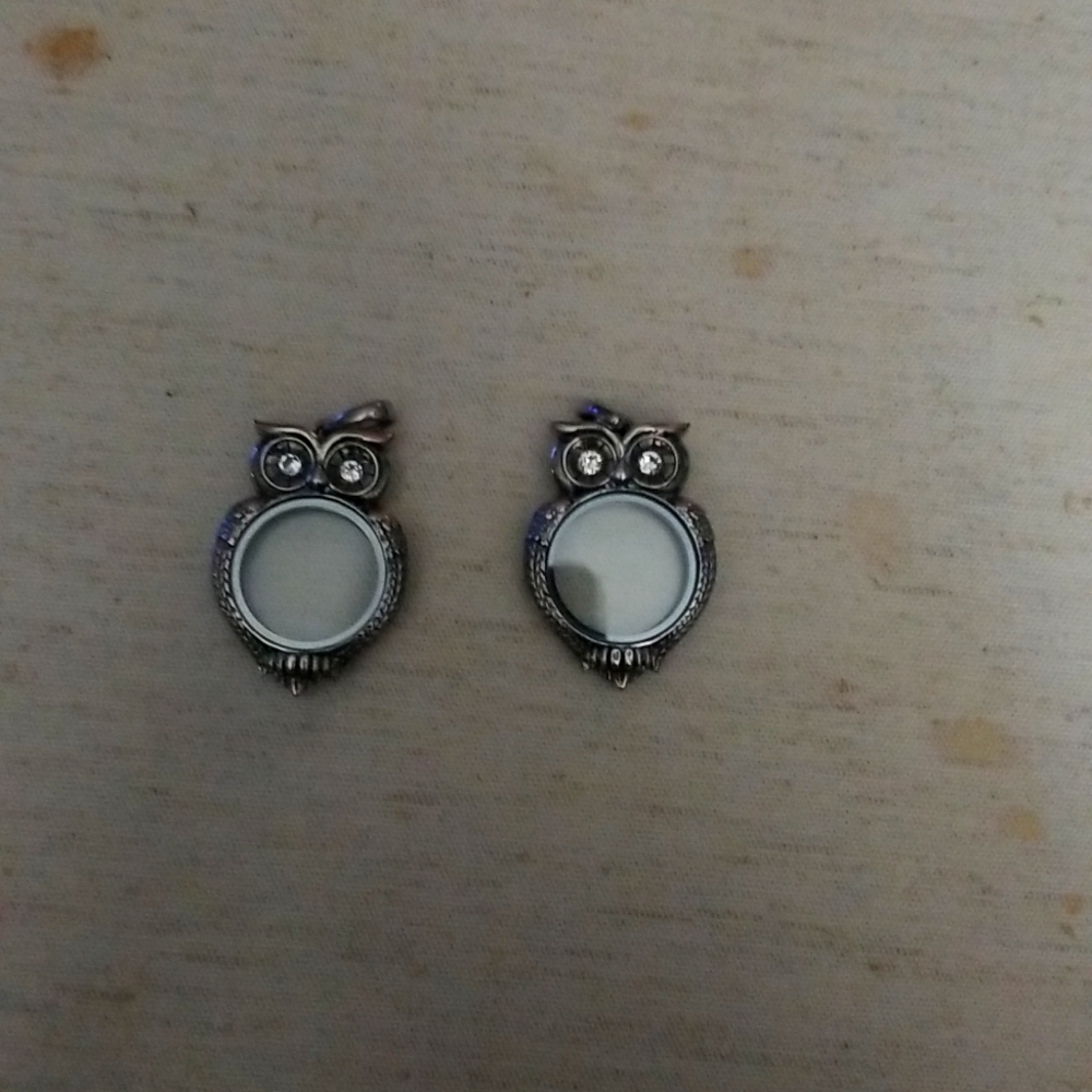 Oliva Locket